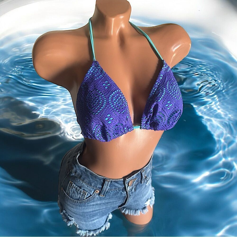 No Boundaries Swimwear l Bikini Top l Purple w/ Green Accents l Lined l L l EUC